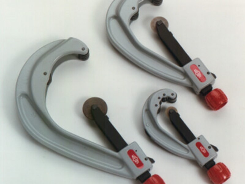 Pipe cutters with cutter wheel Pipe cutters with cutter wheel