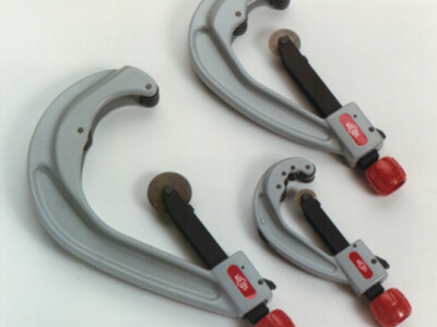 Pipe cutting tools, cutters, guillotines